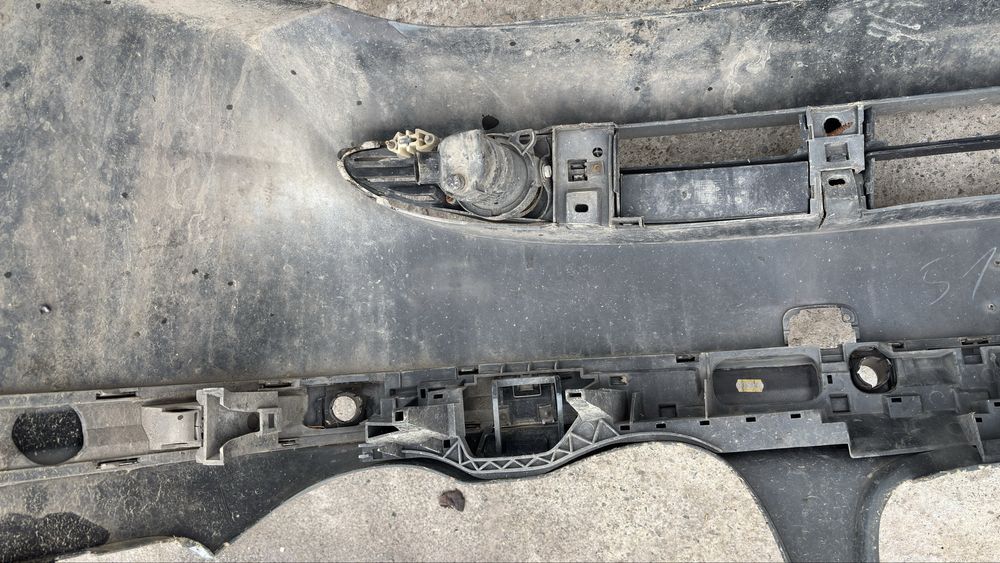 Продам бампер на бмв 7 серии е65 725