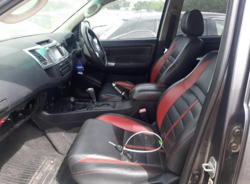 Dezmembrez Toyota Hilux 3.0 1KD-FTV 2012-2016