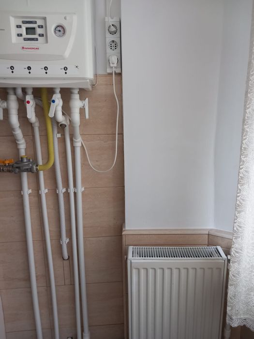 Închiriez garsoniera