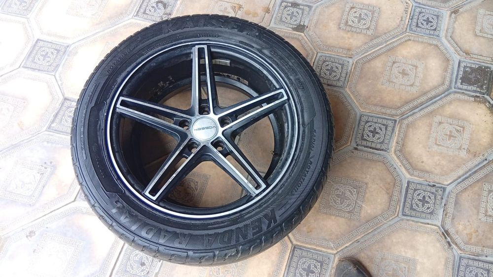 Диски Шины в отличном состоянии