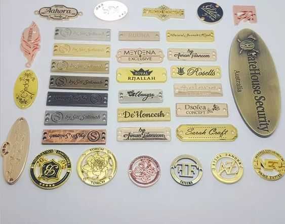 Изготовления металлические таблички для одежды