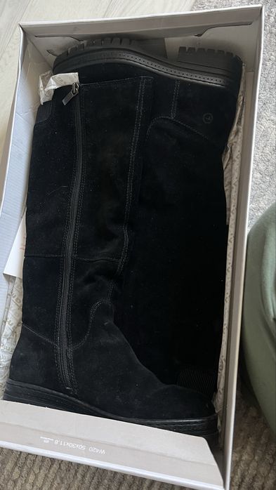 Продам обувь зимнюю