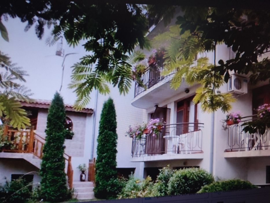 Дава се под наем Етаж от къща в к.к. Св.Св. Константин и Елена - 80 кв.м за 433.5 € - Снимка #9