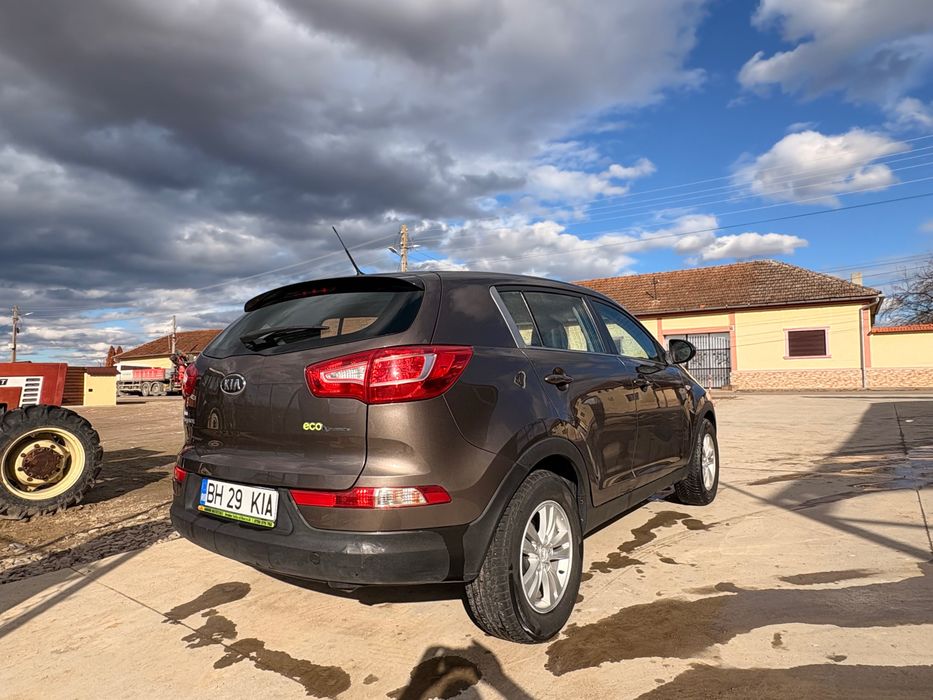 KIA Sportage 2011 — imagine 2