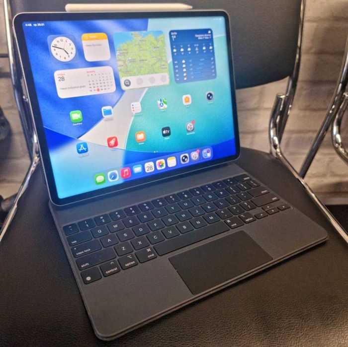 Таблет Apple iPad Pro 6th Gen, A2436 – като нов + Apple Pencil и калъф