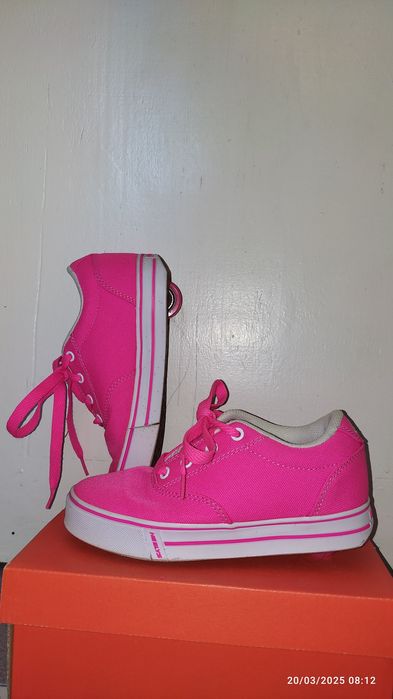 Маратонки с колелца HEELYS