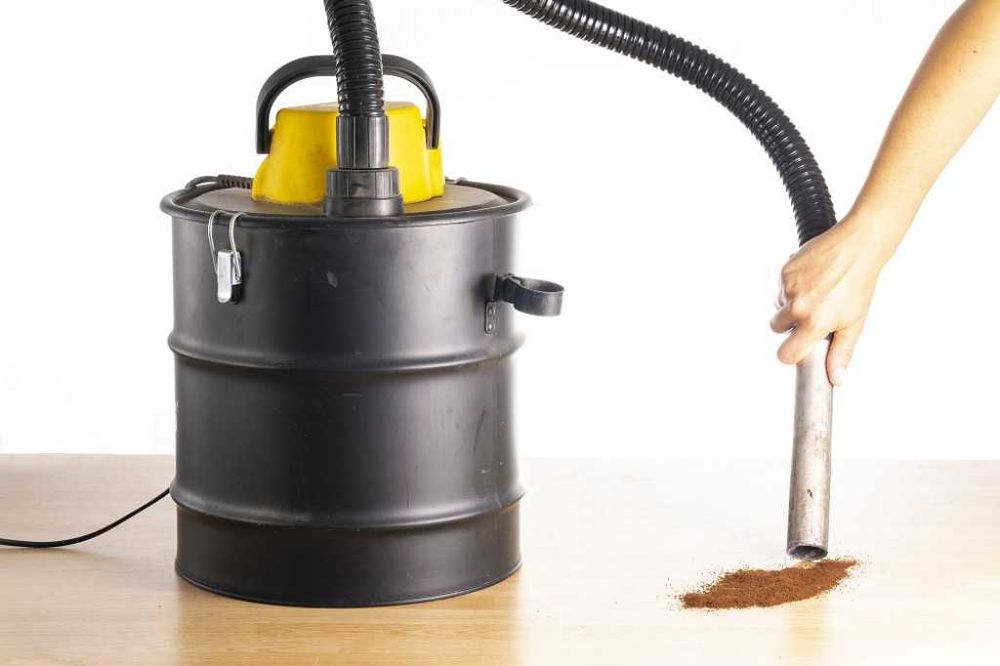 Прахосмукачка за пепел Rosberg 1000W, 18 литра, HEPA филтър R51001I