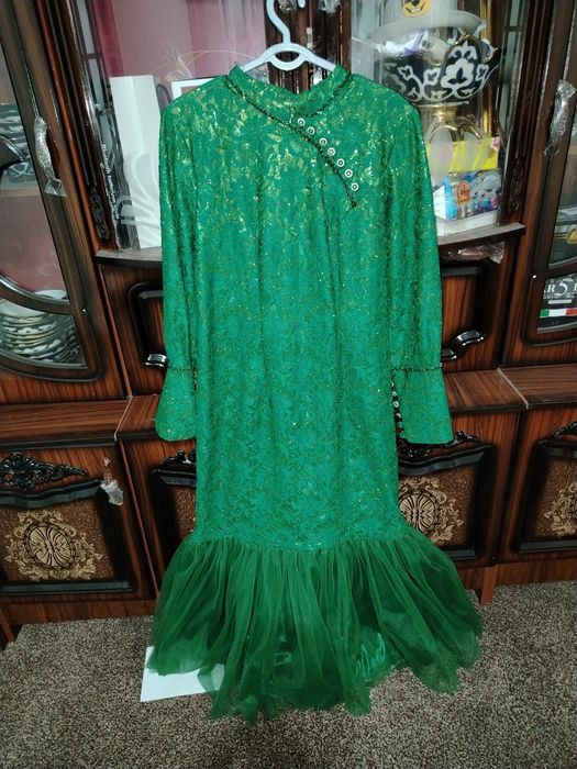 Oqshom libosi bazimlar uchun mos keladi