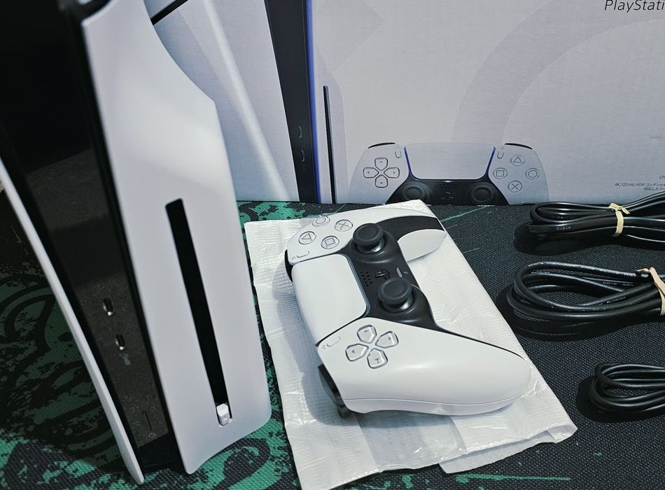 Ps 5 slim 1tb 2 джостик оригинал!