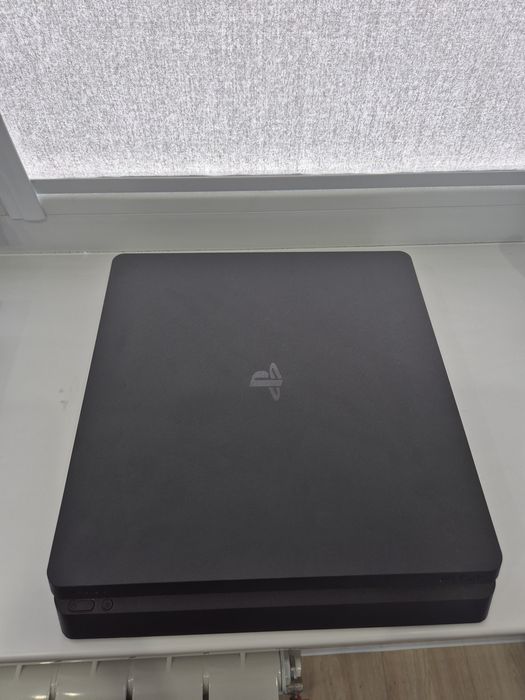 ПРОДАМ PS4 slim 500gb