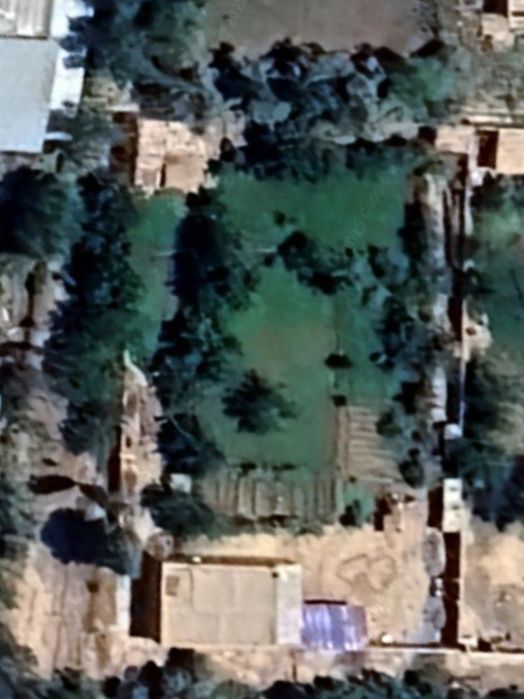 Bostan shaxarda 24 sotix uy