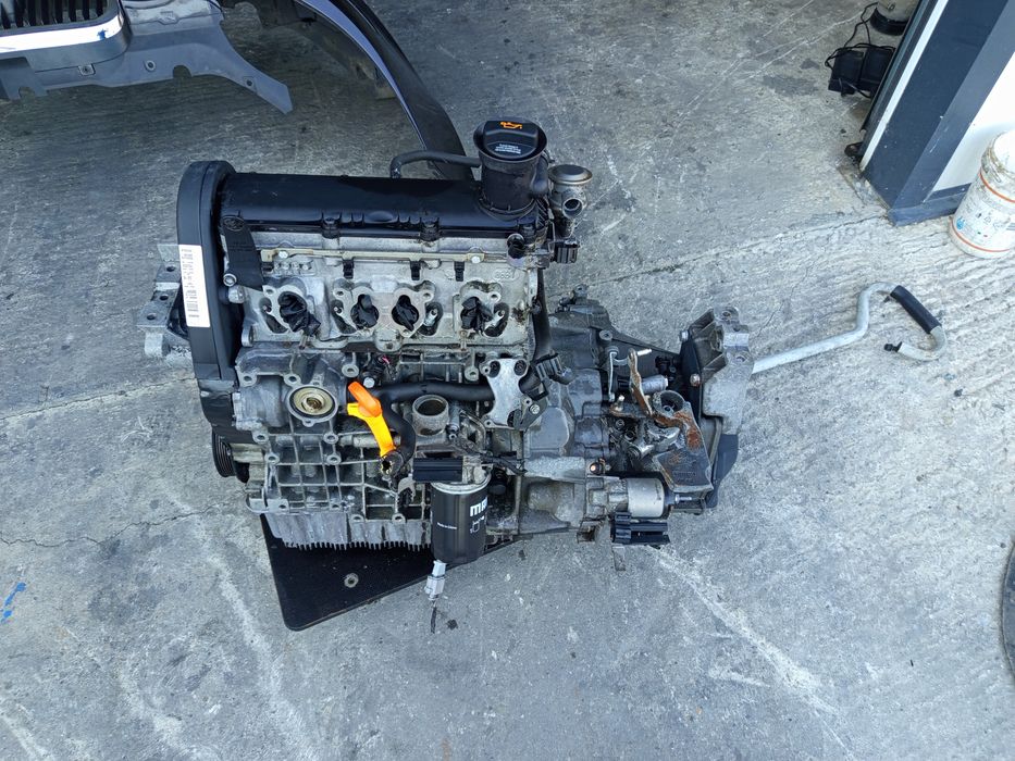 Двигател 1.6 102 и кутия