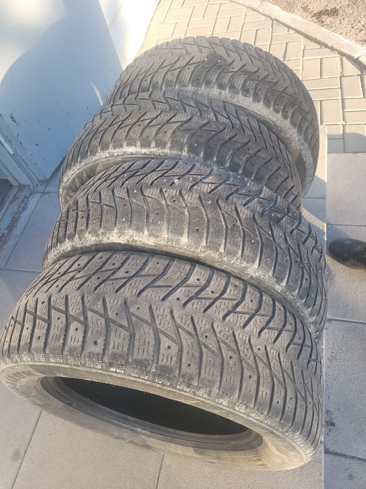 Продам резина 215.на 60.р16