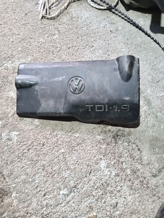 Кора над двигател голф3