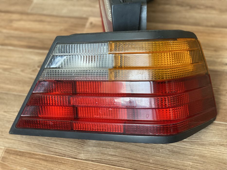 Плафана Мерседес W124 Hella оригинал стопы