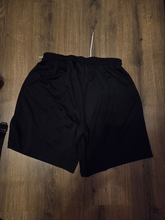 Къс панталон nike без джобове размер M/L разстегливе черен цвят спорте