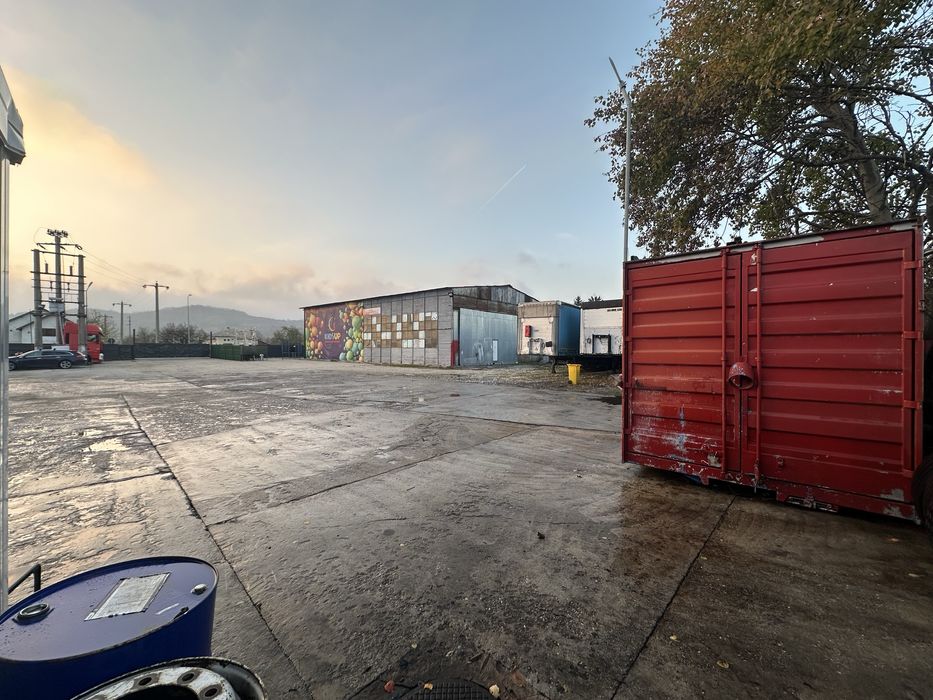 De vanzare spatiu Hala plus teren Topoloveni str. Ion Mihalache 150