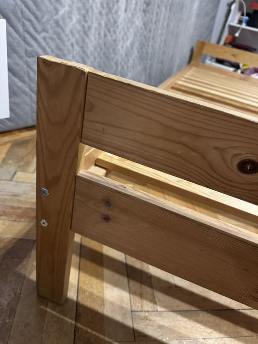 Продам Кровать 90/200 дерево