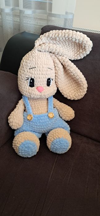 Плетена играчка зайче