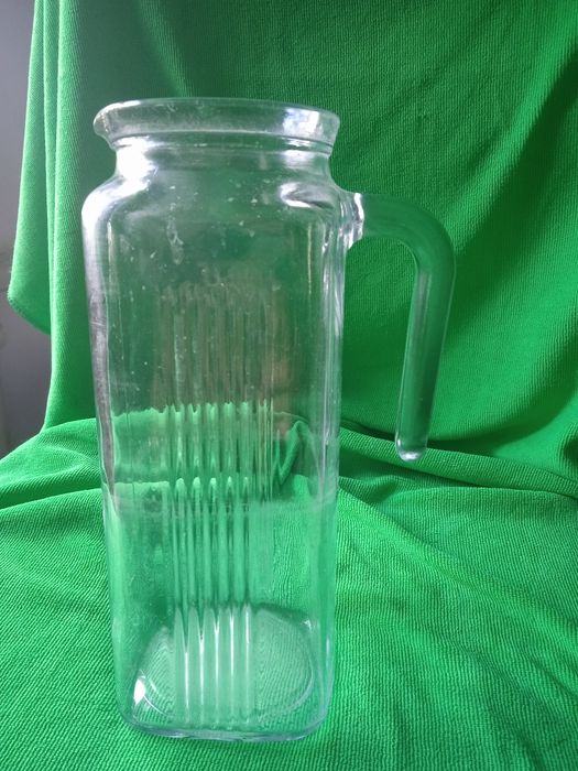 Кувшин , вазочки ,рюмки