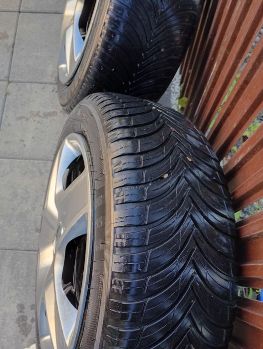 Jante tabla originale,capace originale,cauciucuri bune.