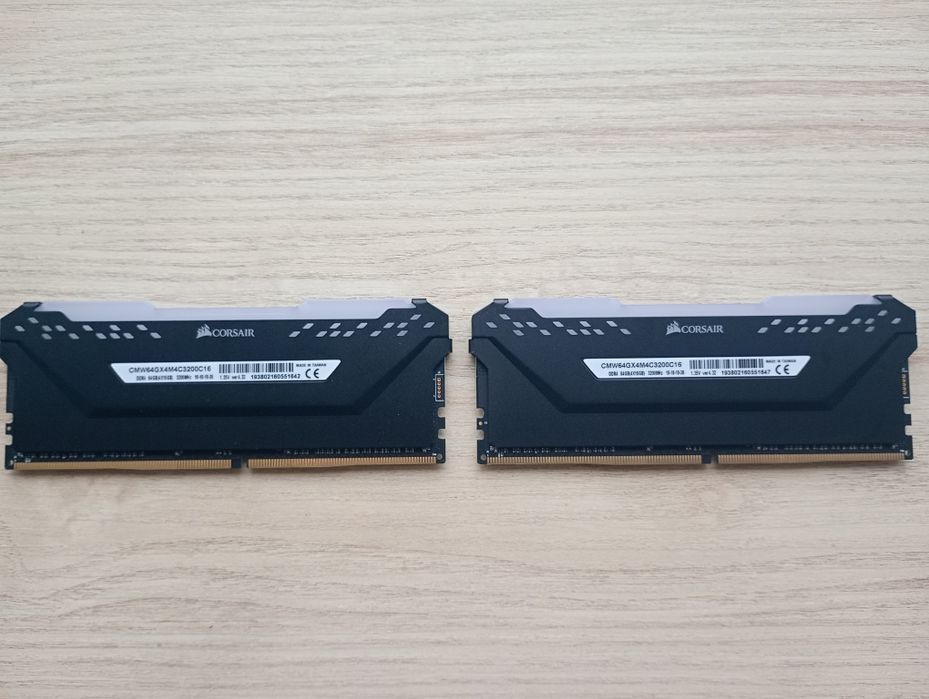 32GB DDR4 3200MHz cl 16 Corsair Vengeance Pro RGB