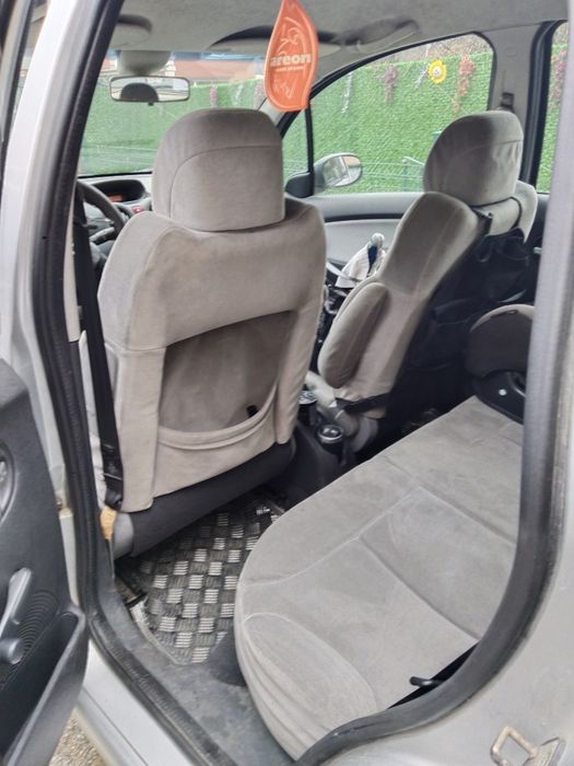 Продавам автомобил Ситроен Ц3 2004г