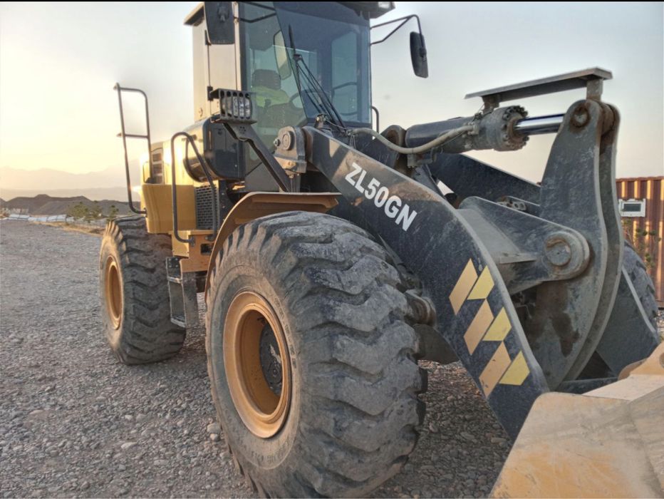 Фронтальный погрузчик  2023 йил