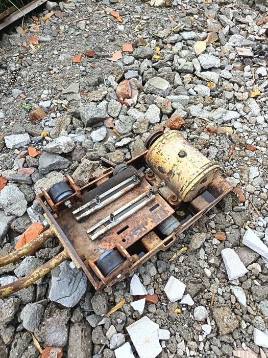 Placa vibrantă fără motor
