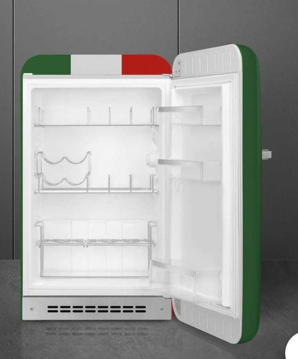 Minibar retro steagul Italiei, Smeg