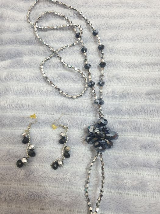 Набор бижутерии.