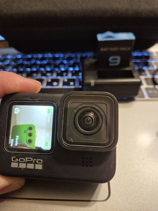 Екшън Камера Go Pro 9 с 3 батерии и кейс