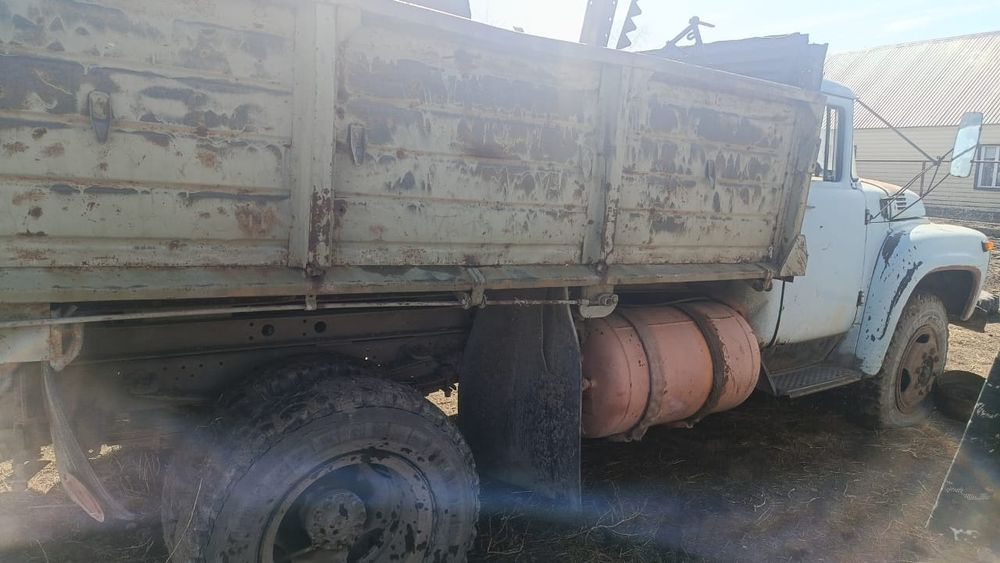 Продам ЗИЛ. На ходу. Газ, бензин.