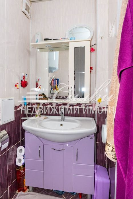 Продава се Двустаен апартамент в Шумен, Добруджански - 63 кв.м за 850 €/кв.м - Снимка #10