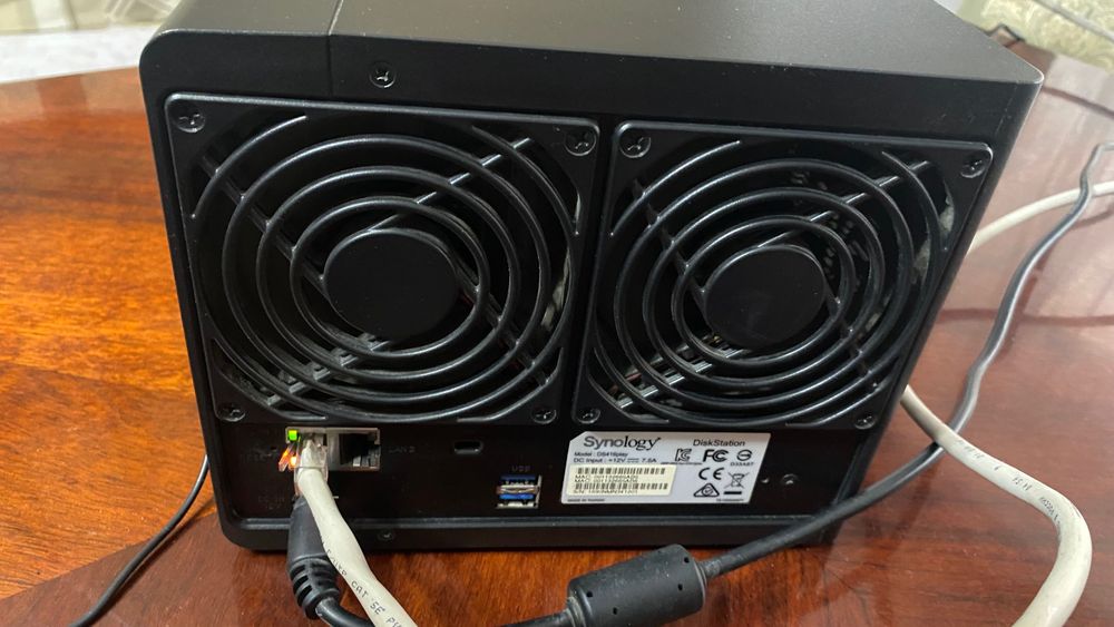 Сервер с базой 2 тыс. фильмов