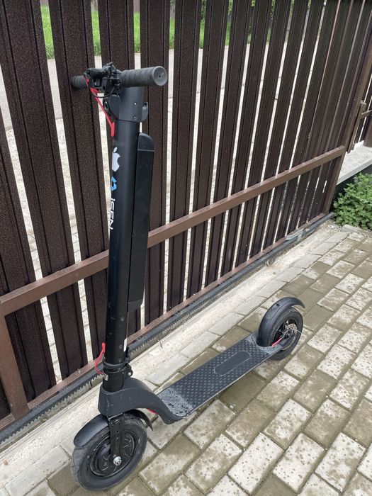 Tretineta electrica ISEN X8 , 350 W, 38km/h, autonomie pana la 35 km