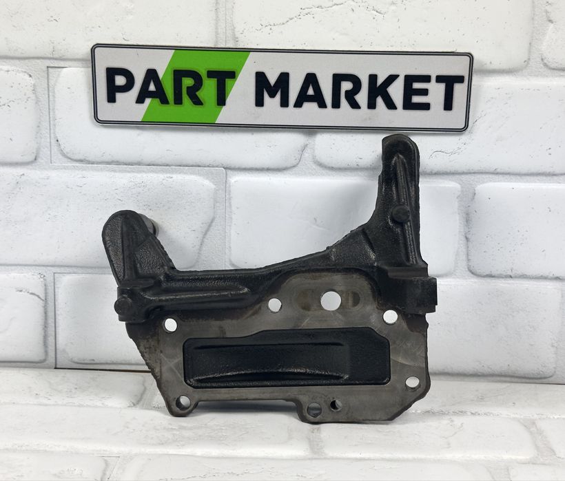 Стойка Капак AUDI 059145267D