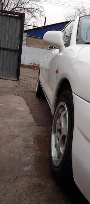 Mitsubishi Carisma 1996 года