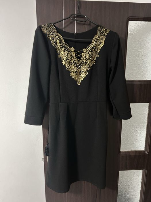 rochii negre frumoase