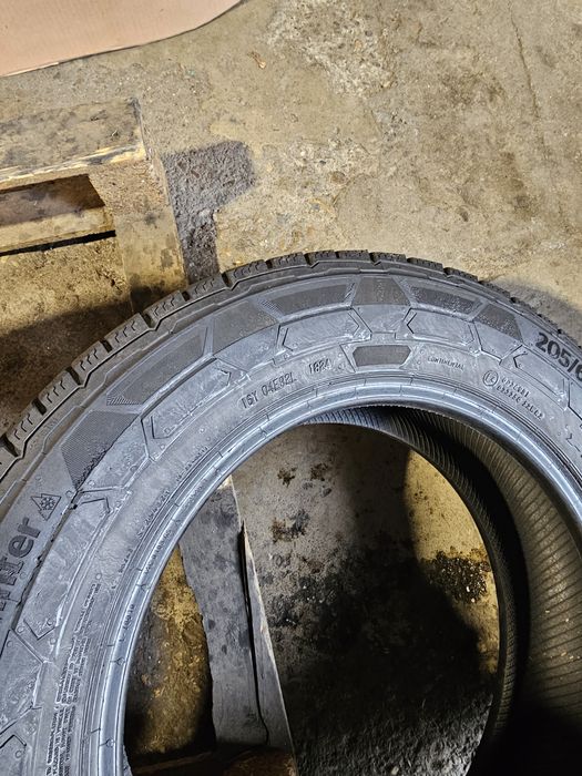 2 anvelope iarna 205 65 16C Continental 2024