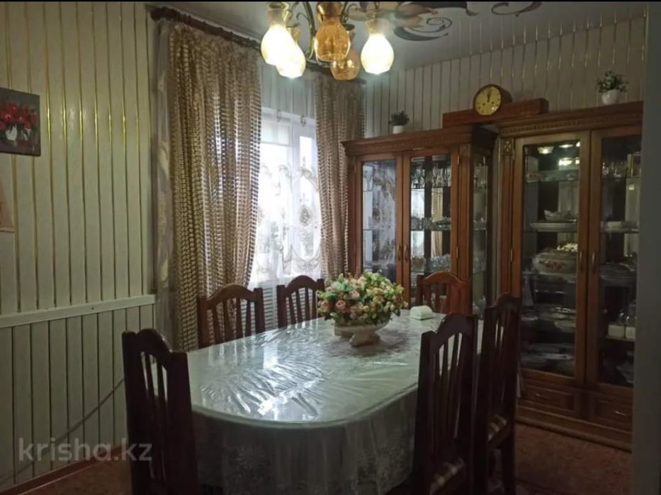 Продам дом в полтора уровня.