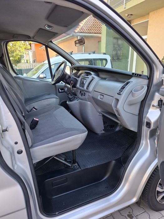 Opel Vivaro 8+1 din 2009