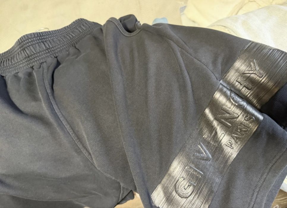 Set Givenchy Paris negru – tricou + pantaloni scurți, mărimea M