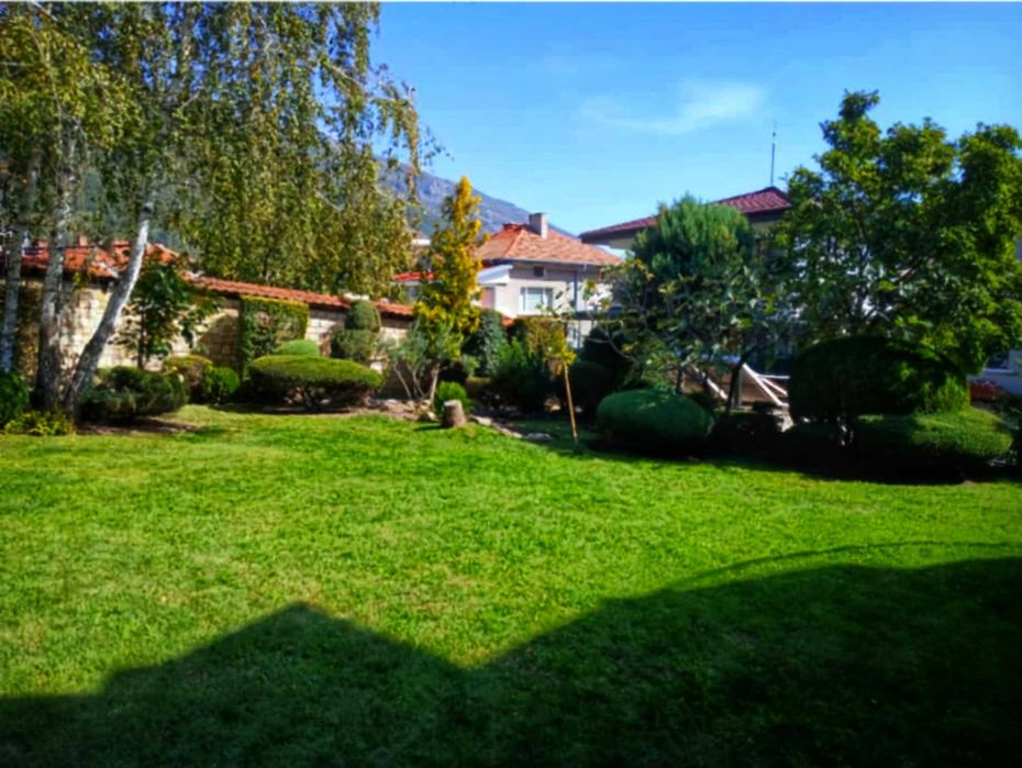 Озеленяване поддръжка