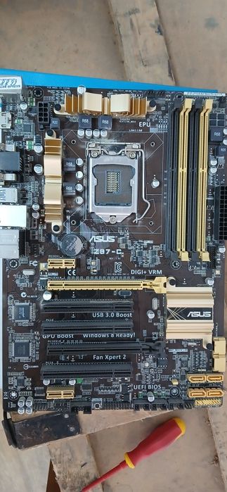 Материнская плата Asus