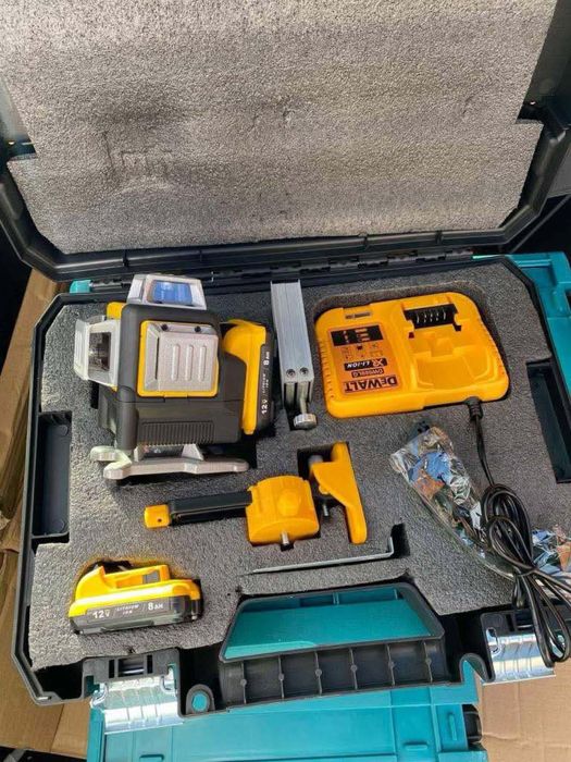 Лазерен нивелир Dewalt 16 линии 4D