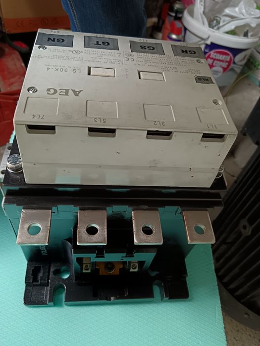 contactor 4 poli 325A și contactor 3poli 250A