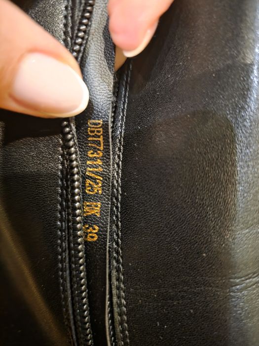 Черни боти със леко висока подметка