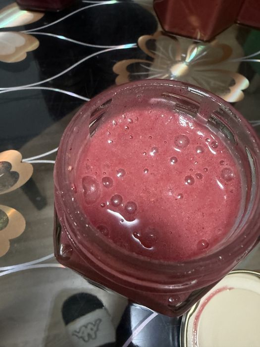 Miere cu zmeura , afine si capsuni