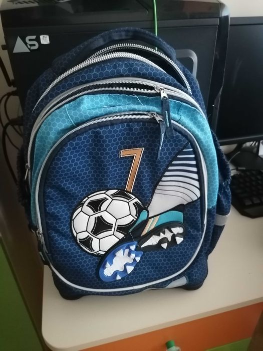 Ученическа раница с ортопедичен гръб !